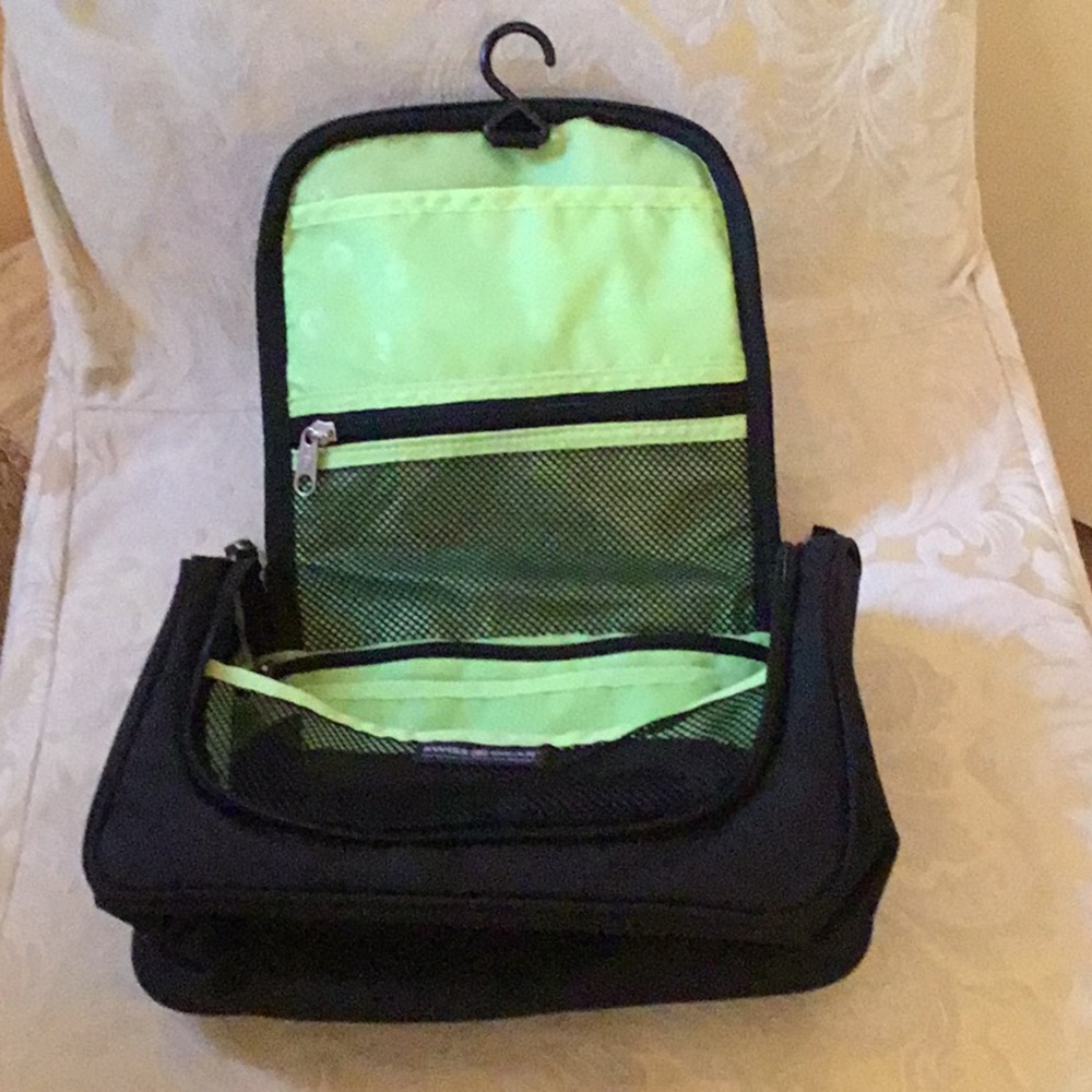 Travel Accessory Bundle - Picture 2 of 6